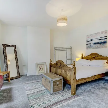度假居 Lovely 3 Bed House In 布里斯托