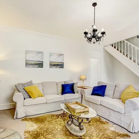 Lovely 3 Bed House In * בריסטול